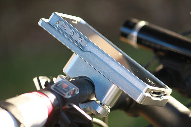 The AeroDynamic: Case + Handlebar Mount for iPhone