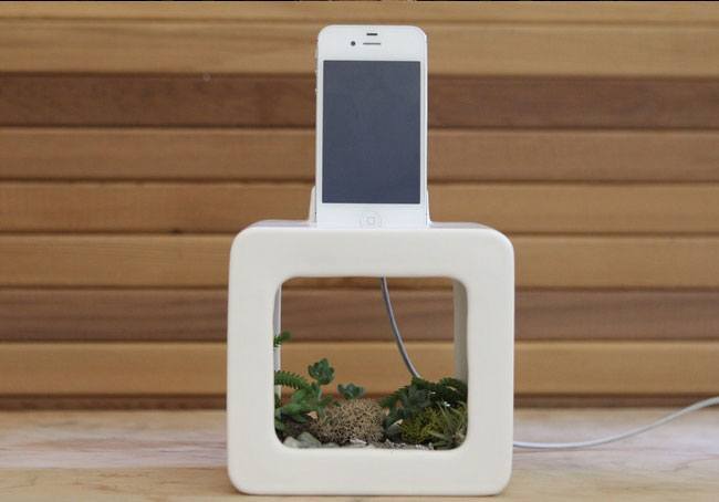 10 Super Cool iPhone Docks You Should See