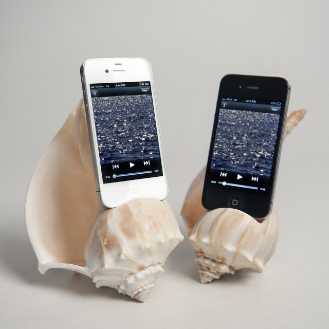 Seashell iPhone Amplifier, Porkfolio Piggy Bank for Smartphones