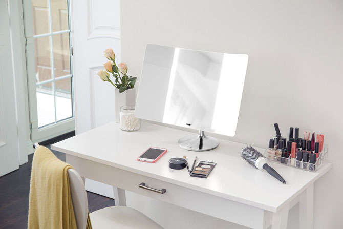 simplehuman-App-enabled-Wide-View-Sensor-Mirror